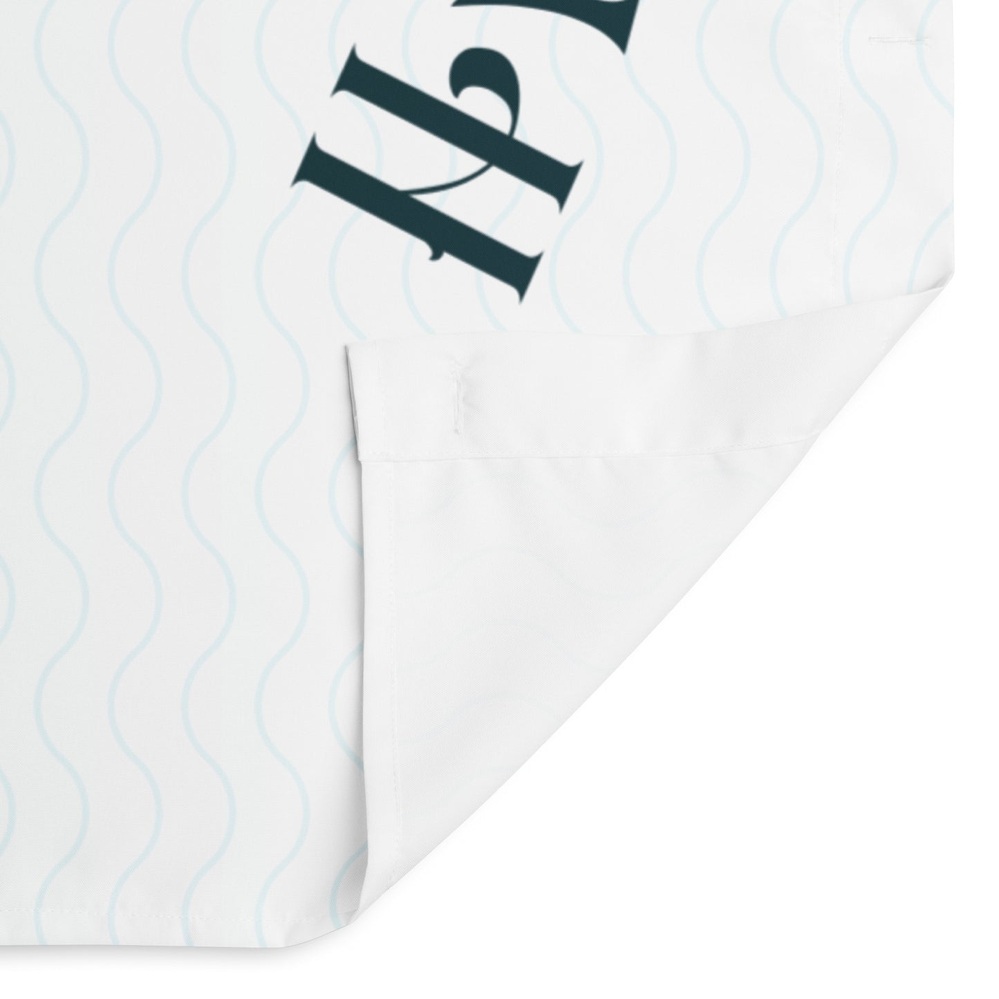 Innsmouth Salt & Sable – Duschvorhang „Shark Lady“