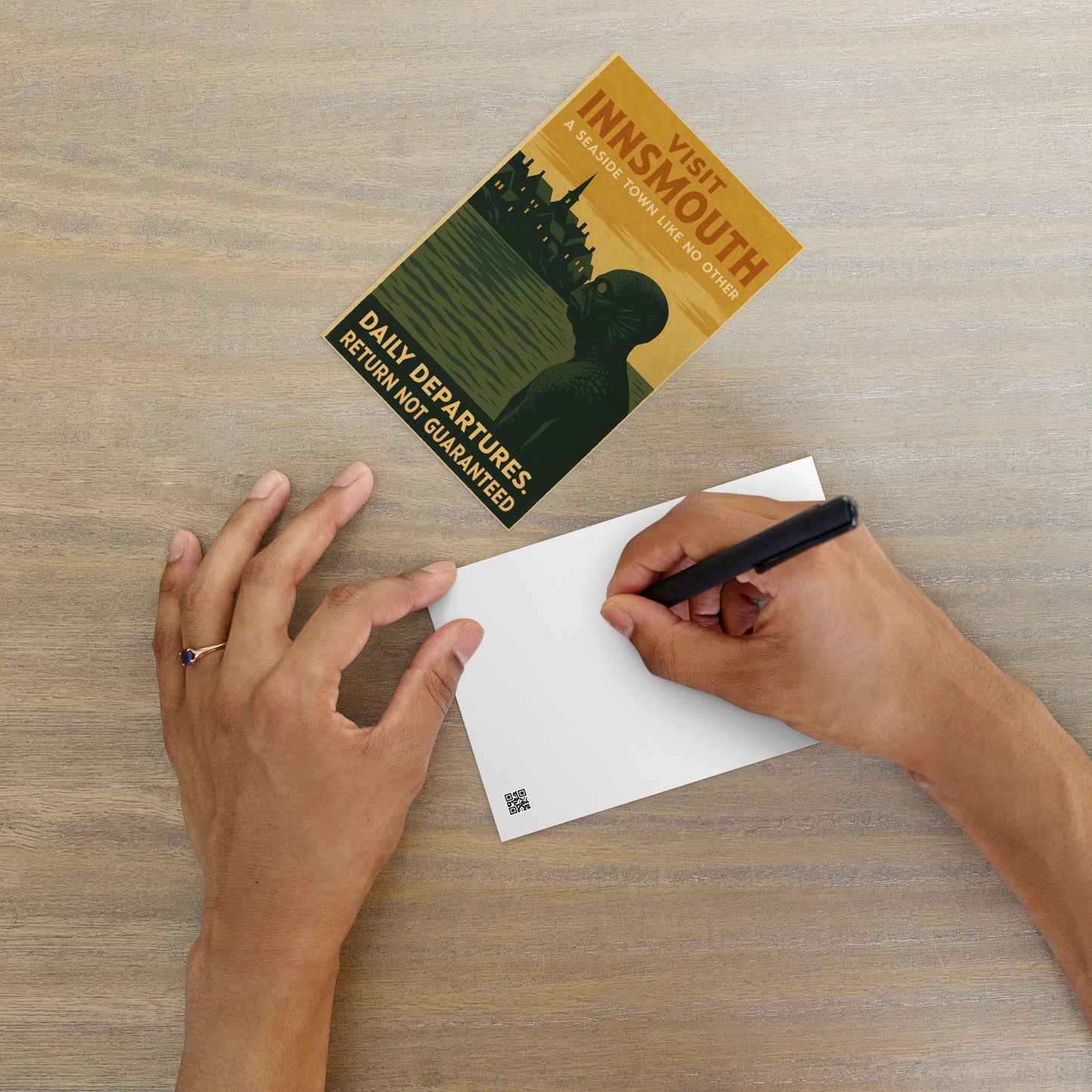 Tome el ferry de Marsh: viaje por el camino antiguo hasta Innsmouth. Postal estándar